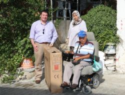 Yal ve engellilerin tekerlekli sandalyeleri adreslerine teslim edildi